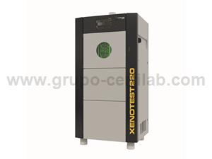 EQUIPAMENTO PARA ENSAIOS DE EXPOSIÇÃO À LUZ E INTEMPÉRIE